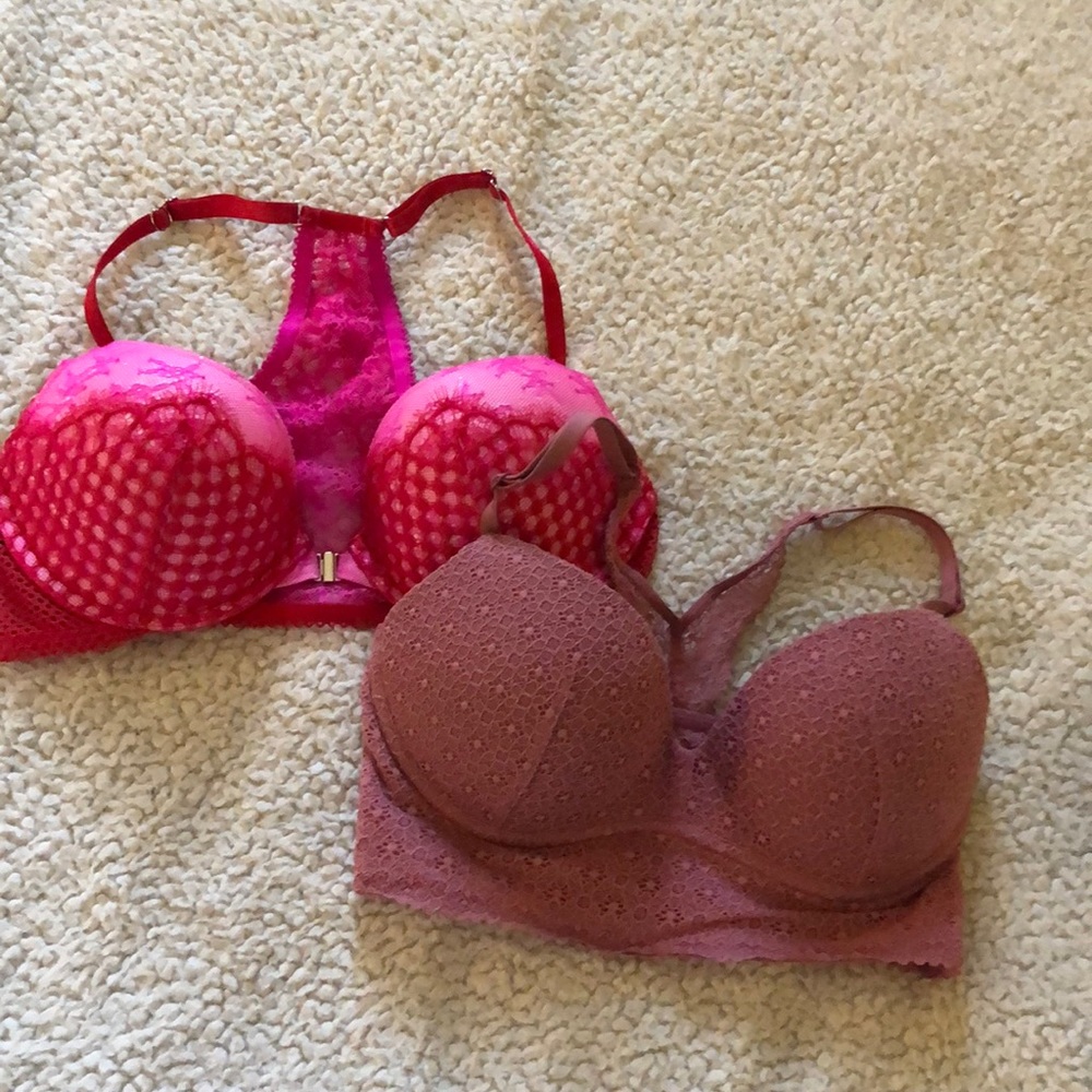 Victoria’s Secret Lot of 2 Bras 32D EUC